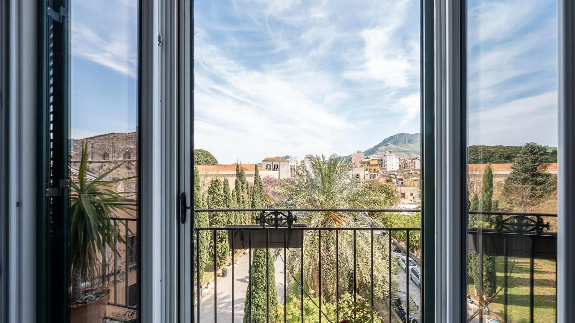 Casa Garibaldi In Piazza By Wonderful Italy contacts